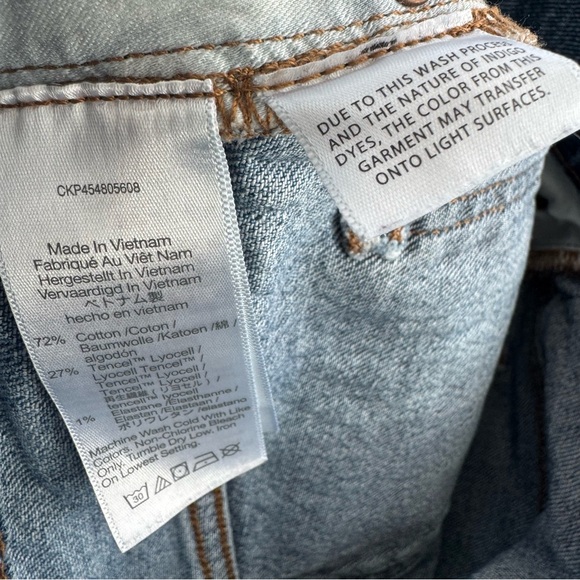 Madewell The Perfect Jean Short in Balsam Wash: TENCEL Denim Edition Stretch - Picture 10 of 11